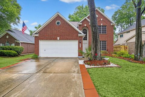 Photo of 2010 White Oaks Hills Lane, Houston, TX 77339 (MLS # 21553061)