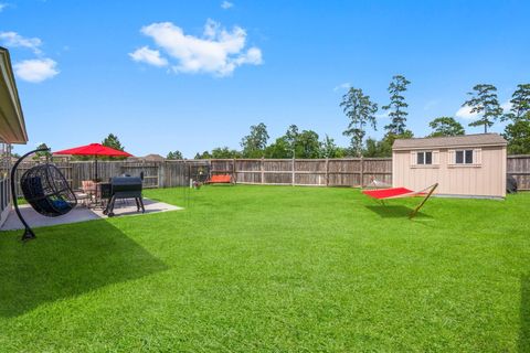 Photo of 31870 Forest Park Trail, Conroe, TX 77385 (MLS # 34035369)