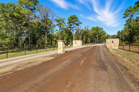 Photo of 60 County Road 114, Centerville, TX 75833 (MLS # 85260454) Photo of 60 County Road 114, Centerville, TX 75833 (MLS # 85260454)