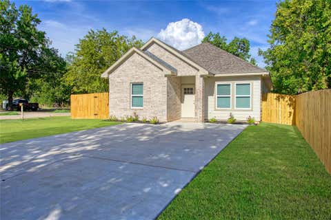 Photo of 706 Ashville Street, Navasota, TX 77868 (MLS # 46173413)