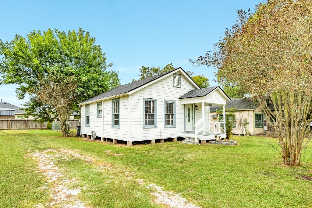 Photo of 7414 Stewart Street, Hitchcock, TX 77563 (MLS # 30150763)