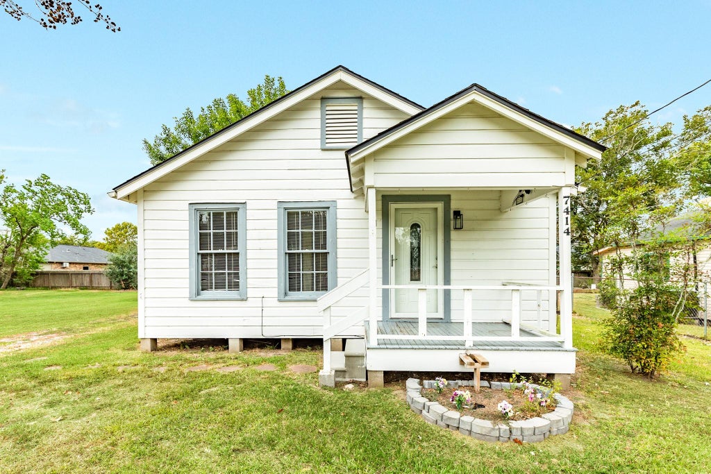 Photo of 7414 Stewart Street, Hitchcock, TX 77563 (MLS # 30150763)