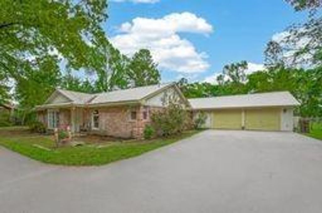 Photo of 2 Magnolia Lane, Huffman, TX 77336 (MLS # 16551767)