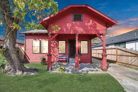 Photo of 919 E 32nd Street, Houston, TX 77022 (MLS # 62222062)