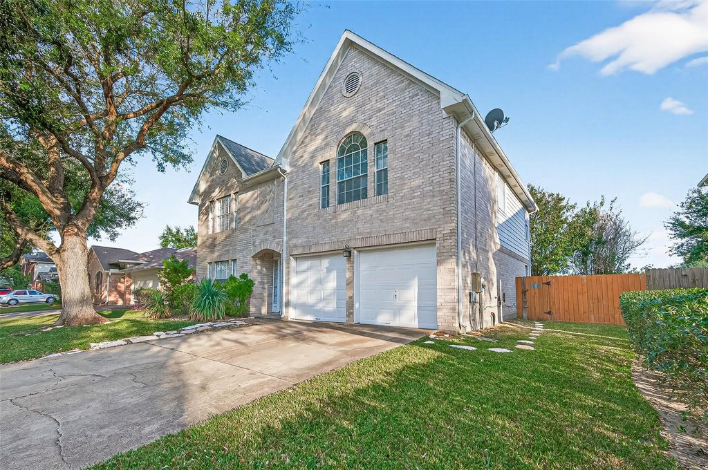 Photo of 8411 Tamayo Drive, Houston, TX 77083 (MLS # 76498890)