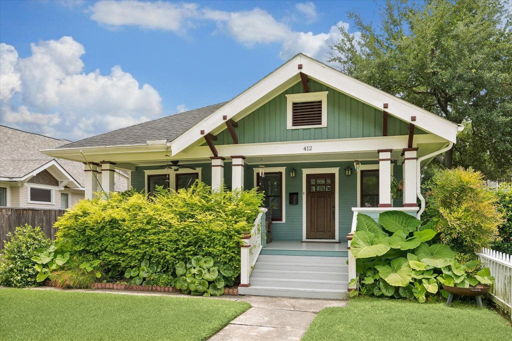 Photo of 412 W 22nd Street, Houston, TX 77008 (MLS # 10824861)