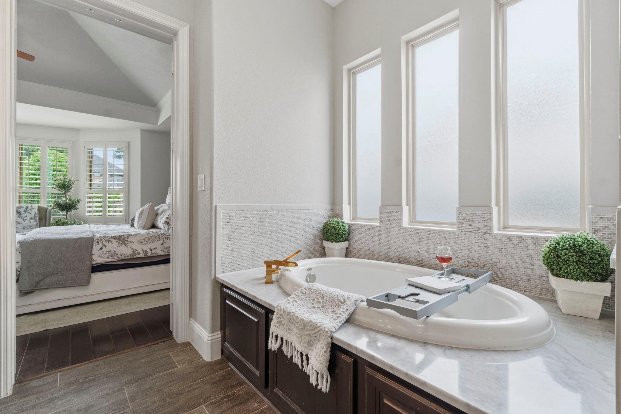 Montgomery, Texas, 77316, United States, 4 Bedrooms Bedrooms, ,5 BathroomsBathrooms,Residential,Contingent,2045790
