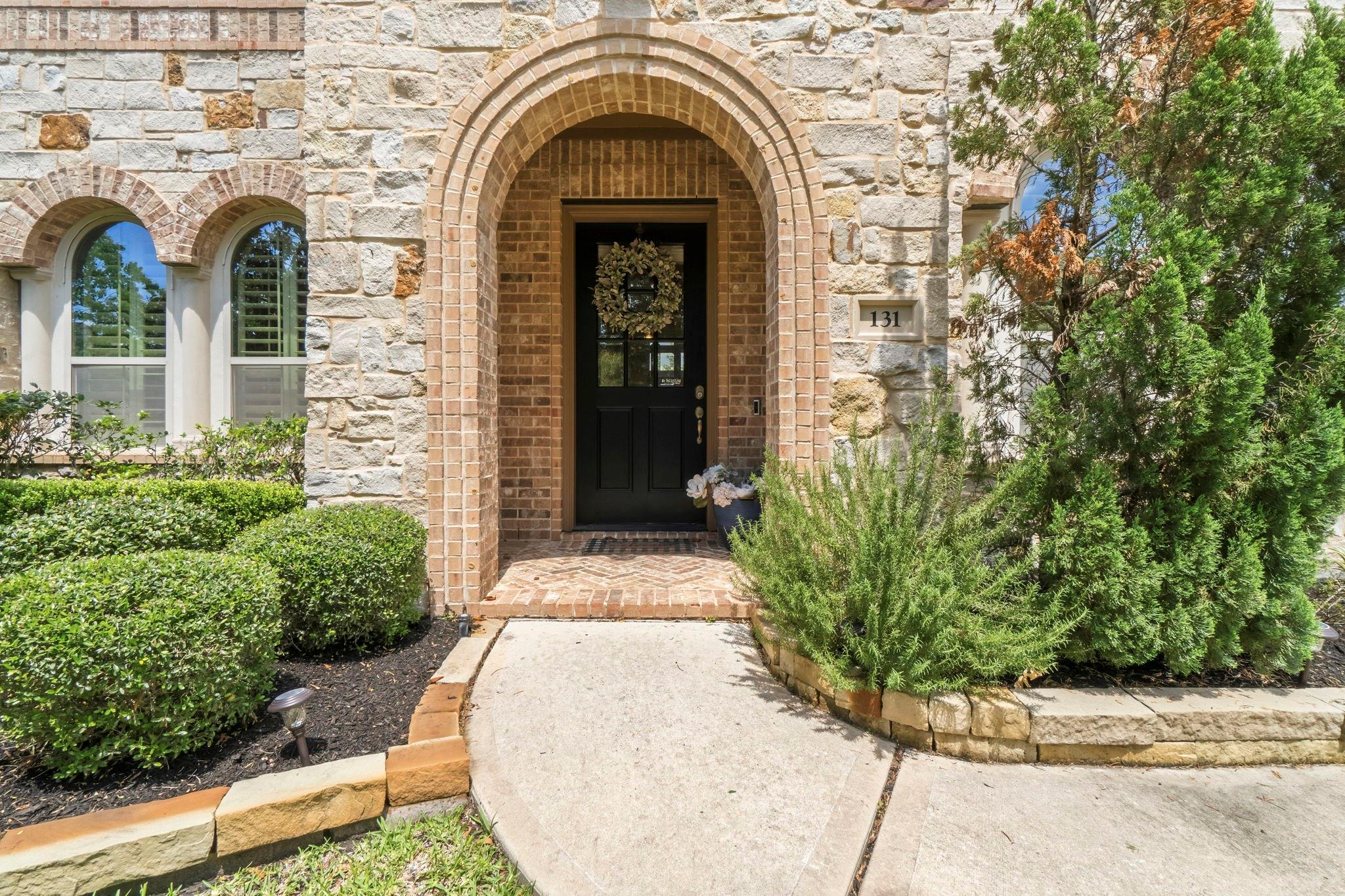 Montgomery, Texas, 77316, United States, 4 Bedrooms Bedrooms, ,5 BathroomsBathrooms,Residential,Contingent,2045790