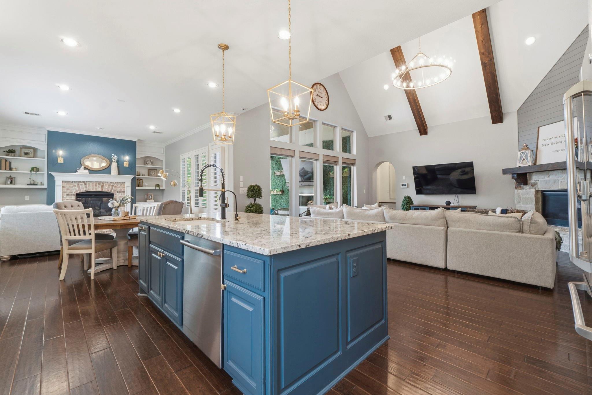 Montgomery, Texas, 77316, United States, 4 Bedrooms Bedrooms, ,5 BathroomsBathrooms,Residential,Contingent,2045790