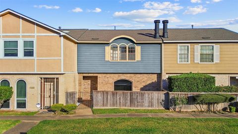 Photo of 10715 Sandpiper Drive, Houston, TX 77096 (MLS # 8484183)