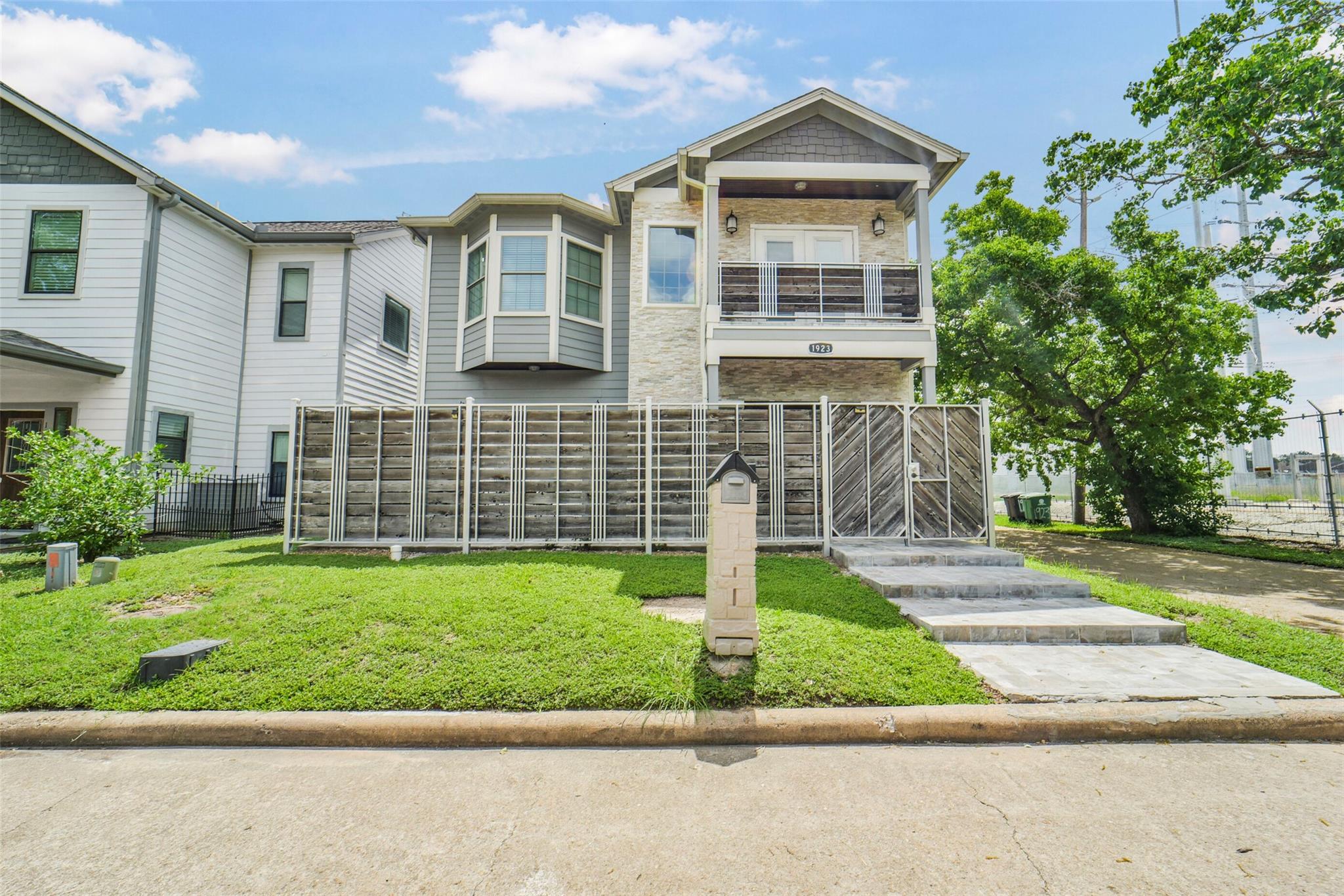 1923 Bittercreek Drive