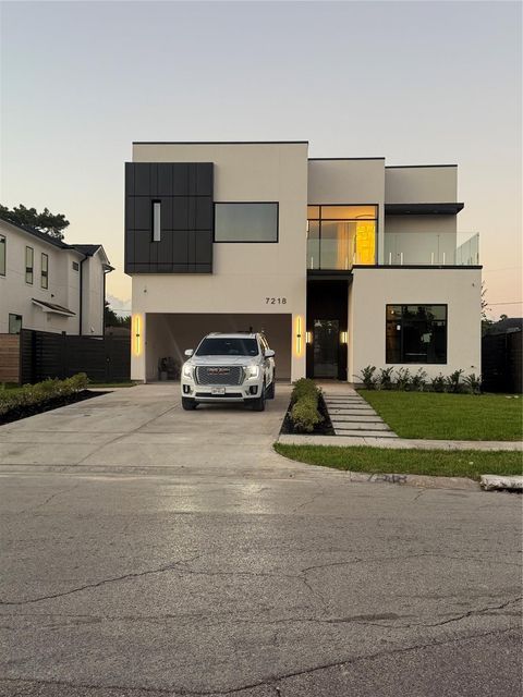 Photo of 7218 Schiller Street, Houston, TX 77055 (MLS # 44244137)