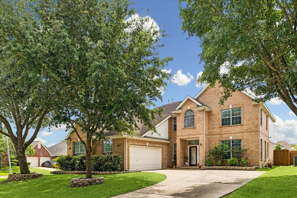 Photo of 13703 Hudson Court, Sugar Land, TX 77498 (MLS # 95416693)