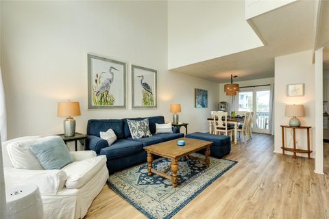 Photo of 304 Jean Lafitte Cove, Galveston, TX 77554 (MLS # 88180600)
