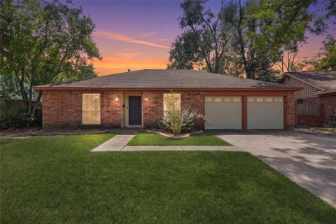 Photo of 5907 Peg Street, Houston, TX 77092 (MLS # 27183160)