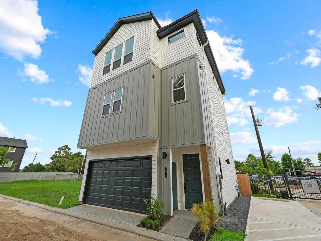Photo of 4832 Pinemont Drive DR, Houston, TX 77092 (MLS # 17155582)