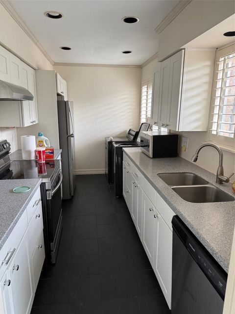 Photo of 4040 San Felipe Street #104, Houston, TX 77027 (MLS # 81722379)