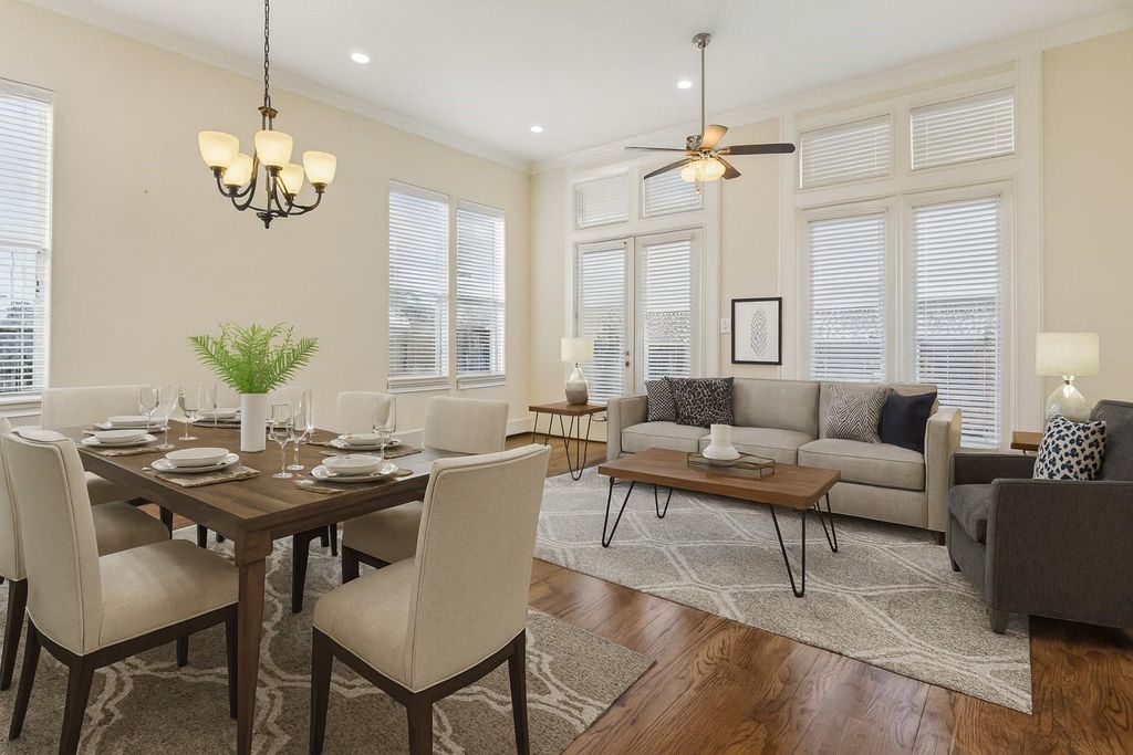 Photo of 1035 E 28th Street, Houston, TX 77009 (MLS # 63738943)