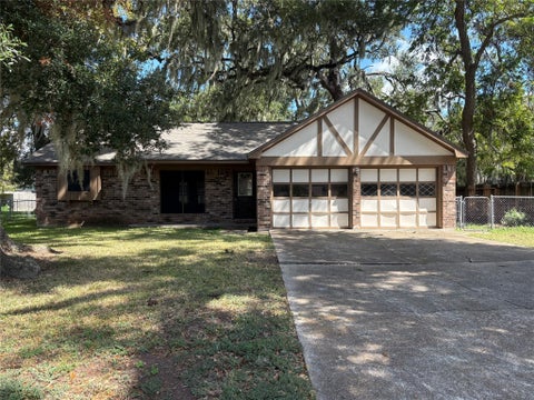 Photo of 118 Spanish Moss Lane, Lake Jackson, TX 77566 (MLS # 55680127)