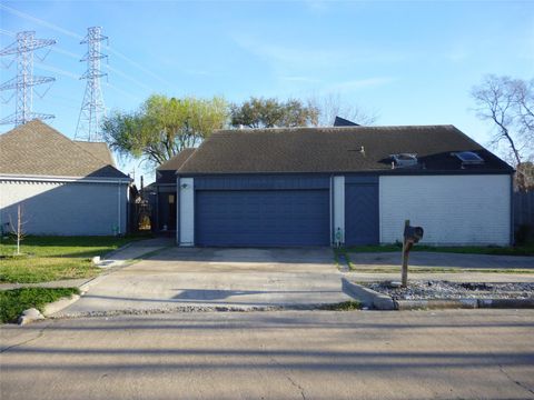 Photo of 11003 Colebrook Drive, Houston, TX 77072 (MLS # 31592242)