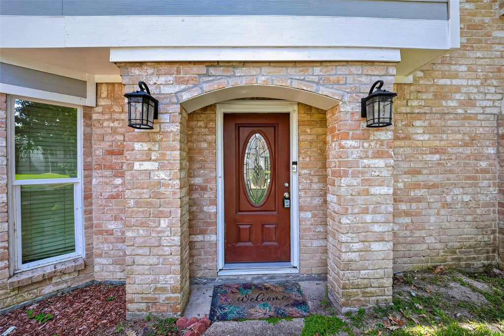 Photo of 2227 Pine River Drive, Houston, TX 77339 (MLS # 45318351)