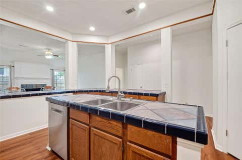 Tiny photo for 4802 Widerop Lane, Friendswood, TX 77546 (MLS # 91288514)