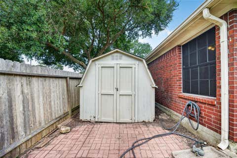 Tiny photo for 4802 Widerop Lane, Friendswood, TX 77546 (MLS # 91288514)