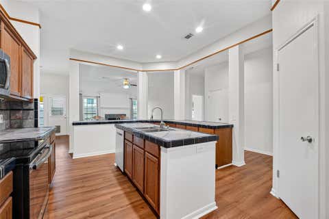 Tiny photo for 4802 Widerop Lane, Friendswood, TX 77546 (MLS # 91288514)