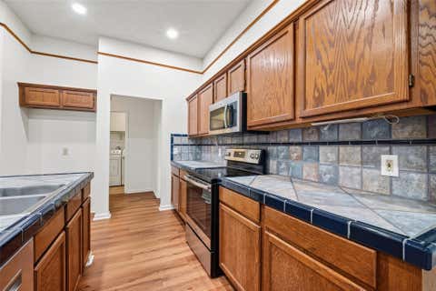 Tiny photo for 4802 Widerop Lane, Friendswood, TX 77546 (MLS # 91288514)