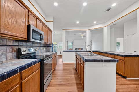 Tiny photo for 4802 Widerop Lane, Friendswood, TX 77546 (MLS # 91288514)