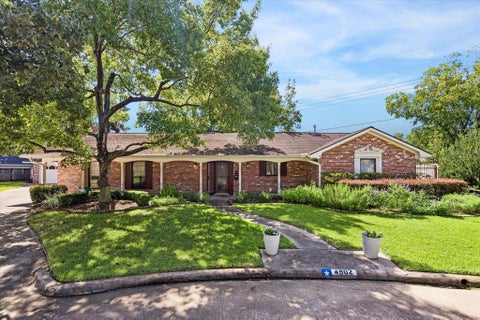 Photo of 4902 Clift Haven Drive, Houston, TX 77018 (MLS # 57197826)
