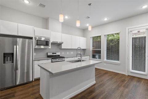 Photo of 608 Thornton Oaks Lane, Houston, TX 77018 (MLS # 64398580)