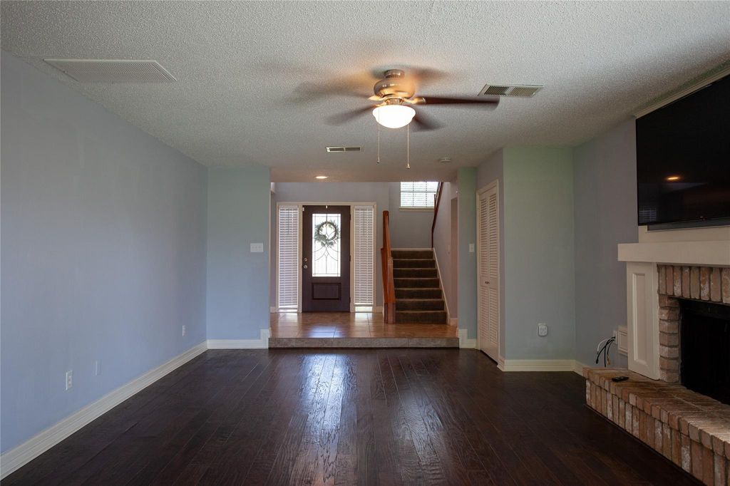 Photo of 2019 Braesmeadow Lane, Sugar Land, TX 77479 (MLS # 24971664)