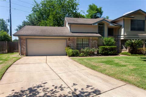 Homes For Sale - 2019 Braesmeadow Lane<br/> Sugar Land, TX 77479