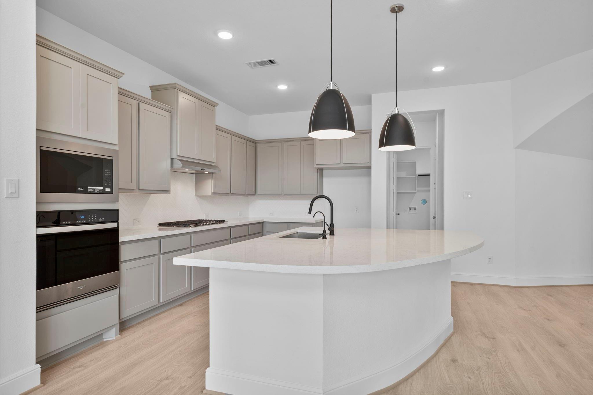 1609 Leona Lane