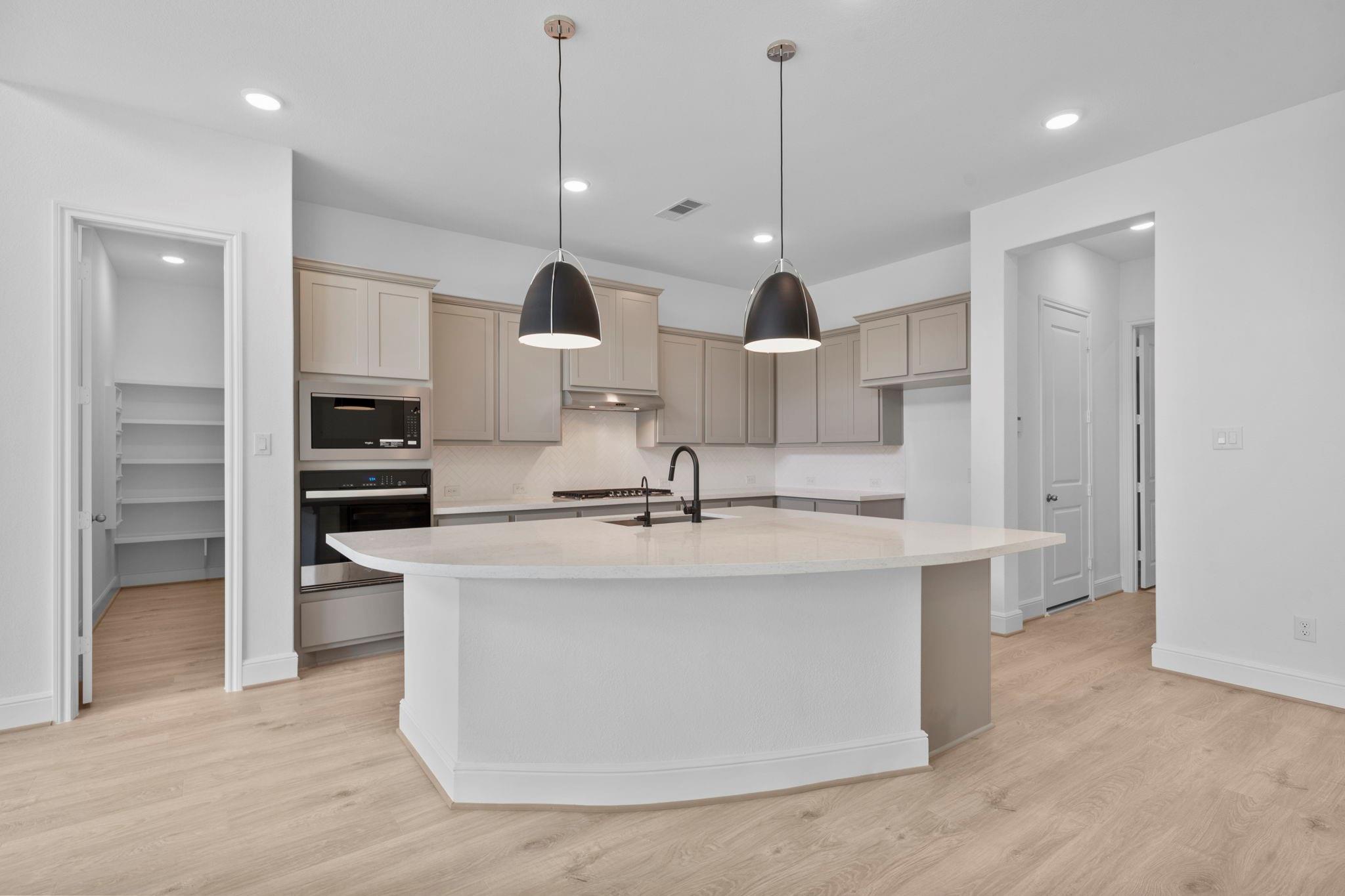 1609 Leona Lane