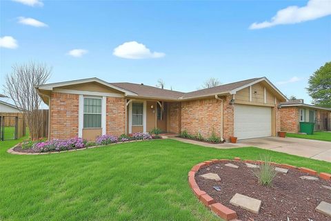 Photo of 11810 Mosscrest Drive, Houston, TX 77048 (MLS # 18220500)