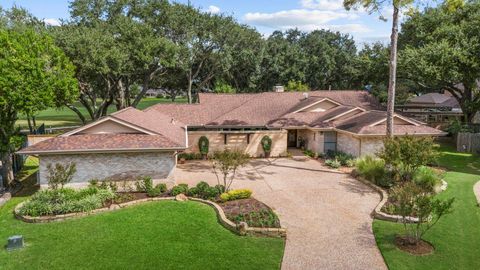 4 Turnabout Court Sugar Land TX 77478