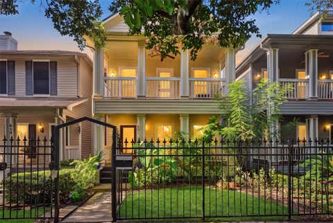 Photo of 421 Westmoreland Street, Houston, TX 77006 (MLS # 31959697)