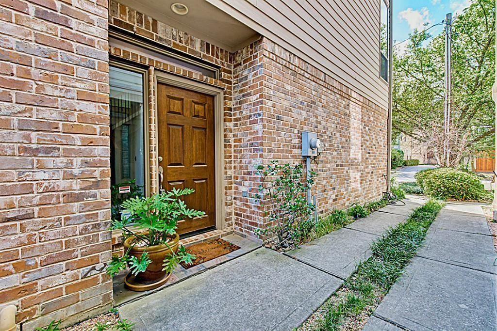Photo of 5422 Lillian Street, Houston, TX 77007 (MLS # 77250816)