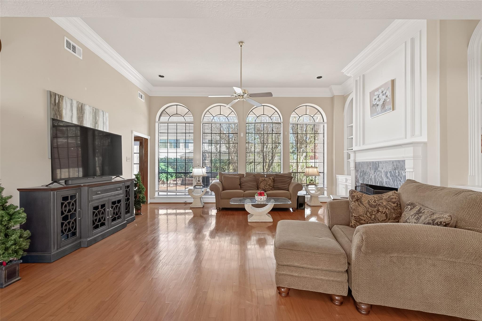 2203 Gleneagles Drive