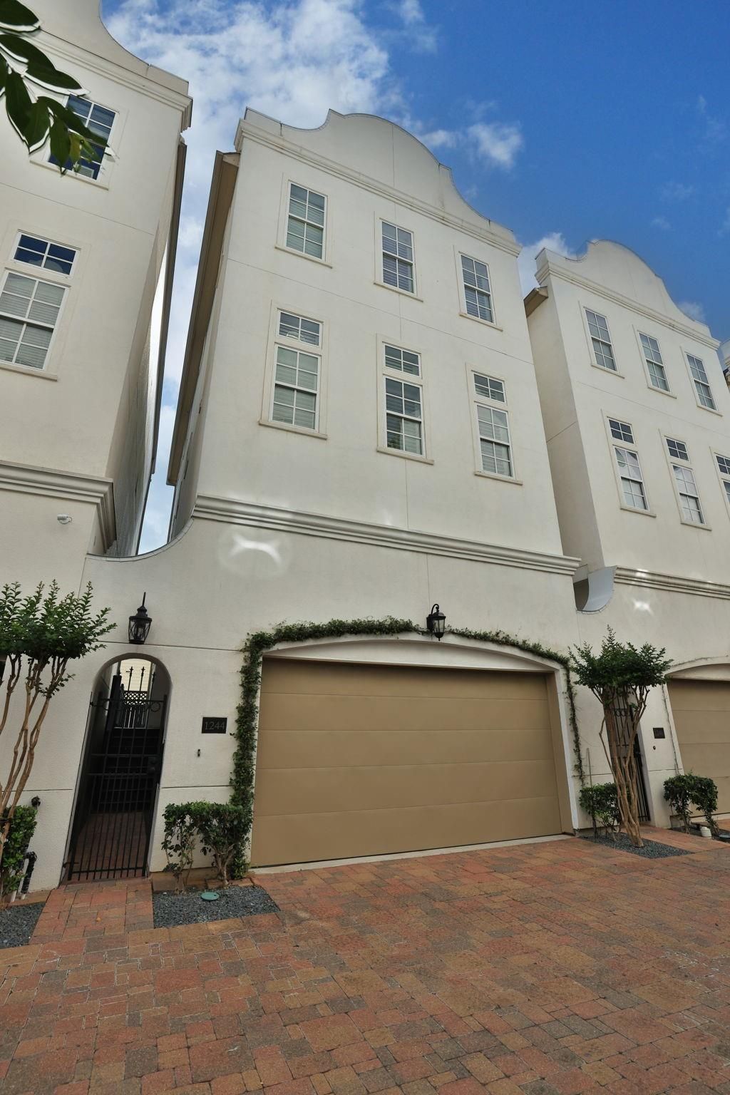 Photo of 1244 W 23rd Street, Houston, TX 77008 (MLS # 34125696)