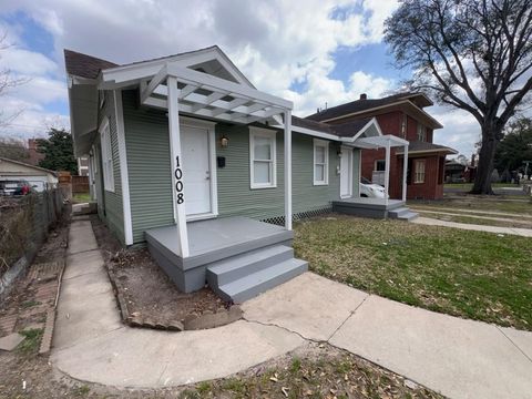 Photo of 1008 Studewood Street, Houston, TX 77008 (MLS # 53942106)