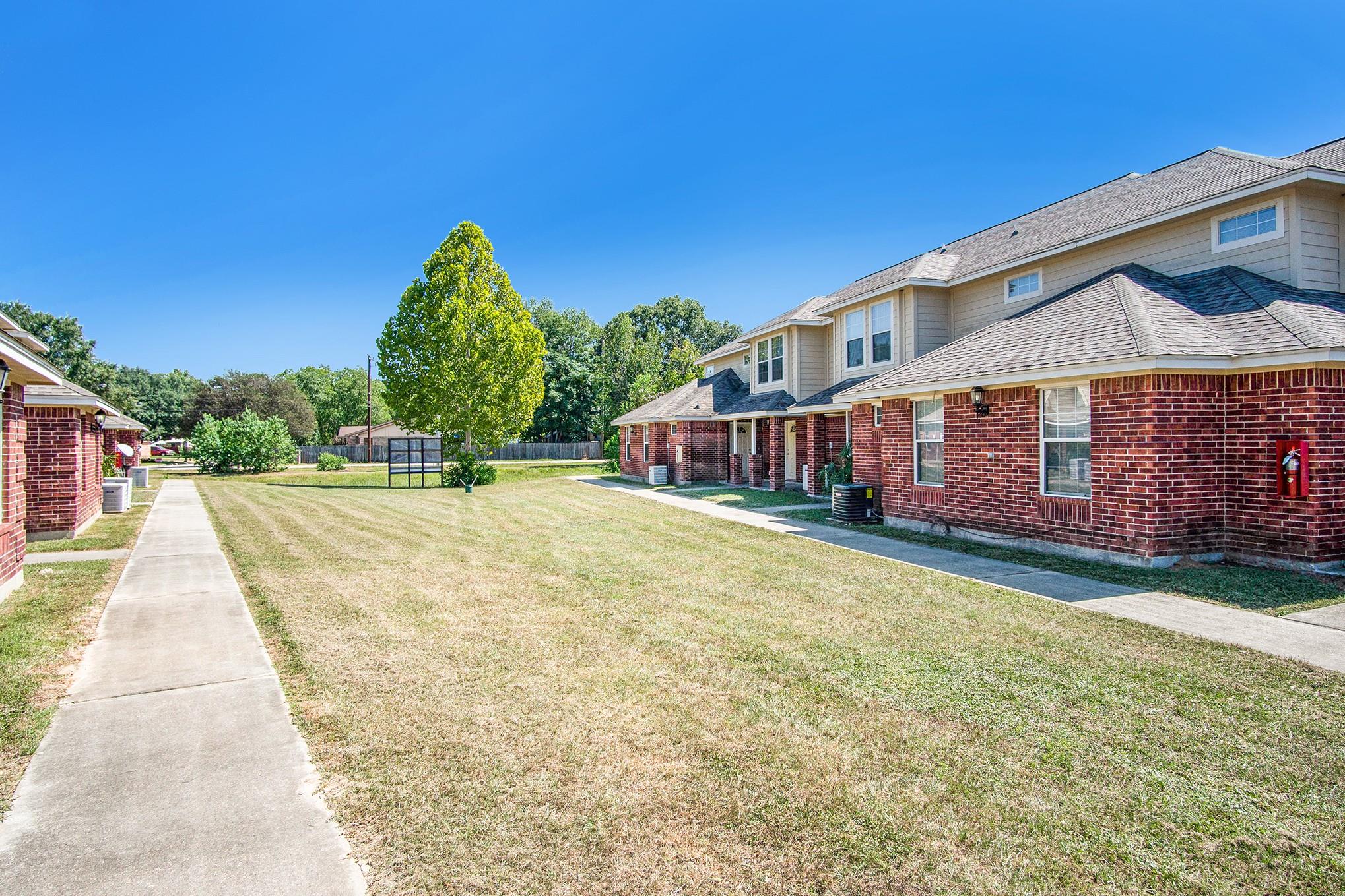 1207 Lovett Street 1207