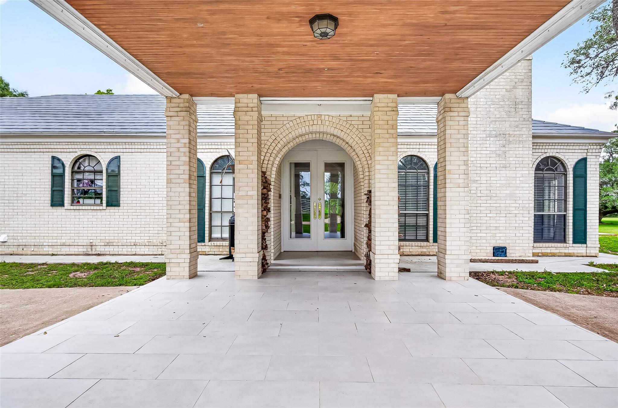1218 Forest Oak Drive