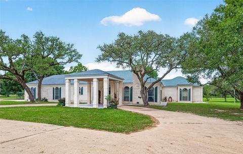Photo of 1218 Forest Oak Drive, Altair, TX 77442 (MLS # 76374248)