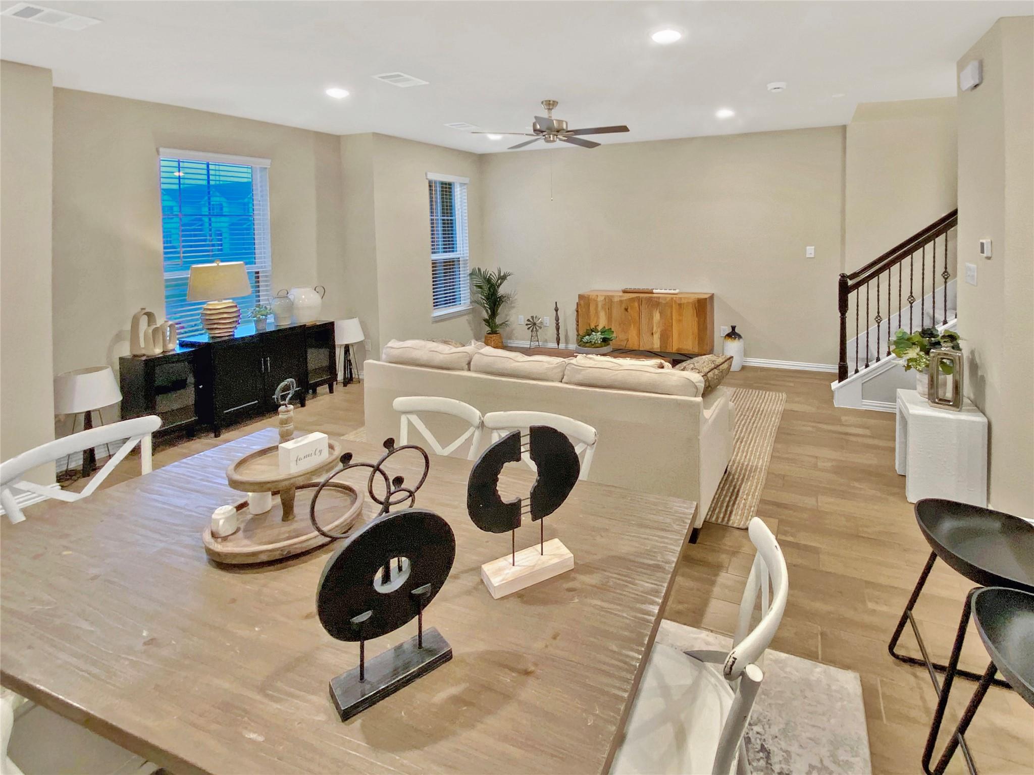 11922 Amber Oak Way