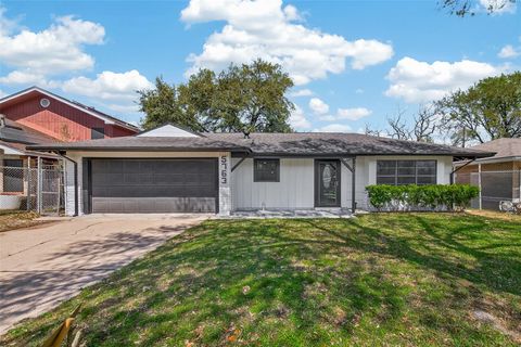 Photo of 5763 Thrush Drive, Houston, TX 77033 (MLS # 71278340)