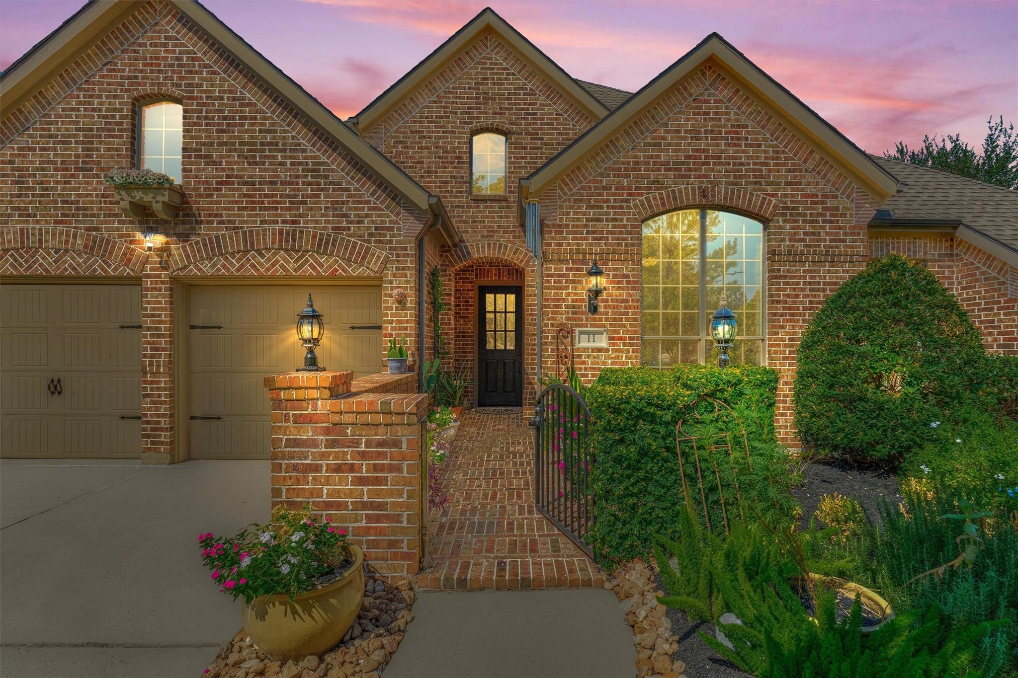 11 Almondell Court