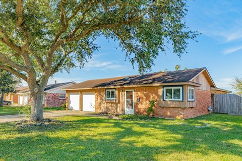 Photo of 117 Talisman Street, Lake Jackson, TX 77566 (MLS # 63329016)